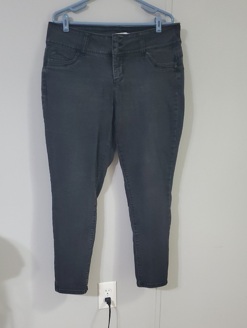 Royalty For Me Women's Black Skinny Jeans 16W